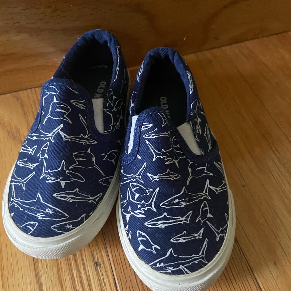Old navy shoes